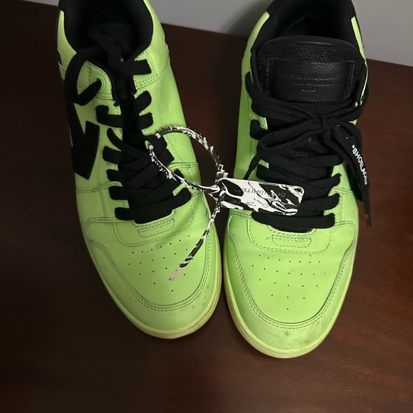Off-White Neon Green and Black Men's Shoes - Picture 3 of 5